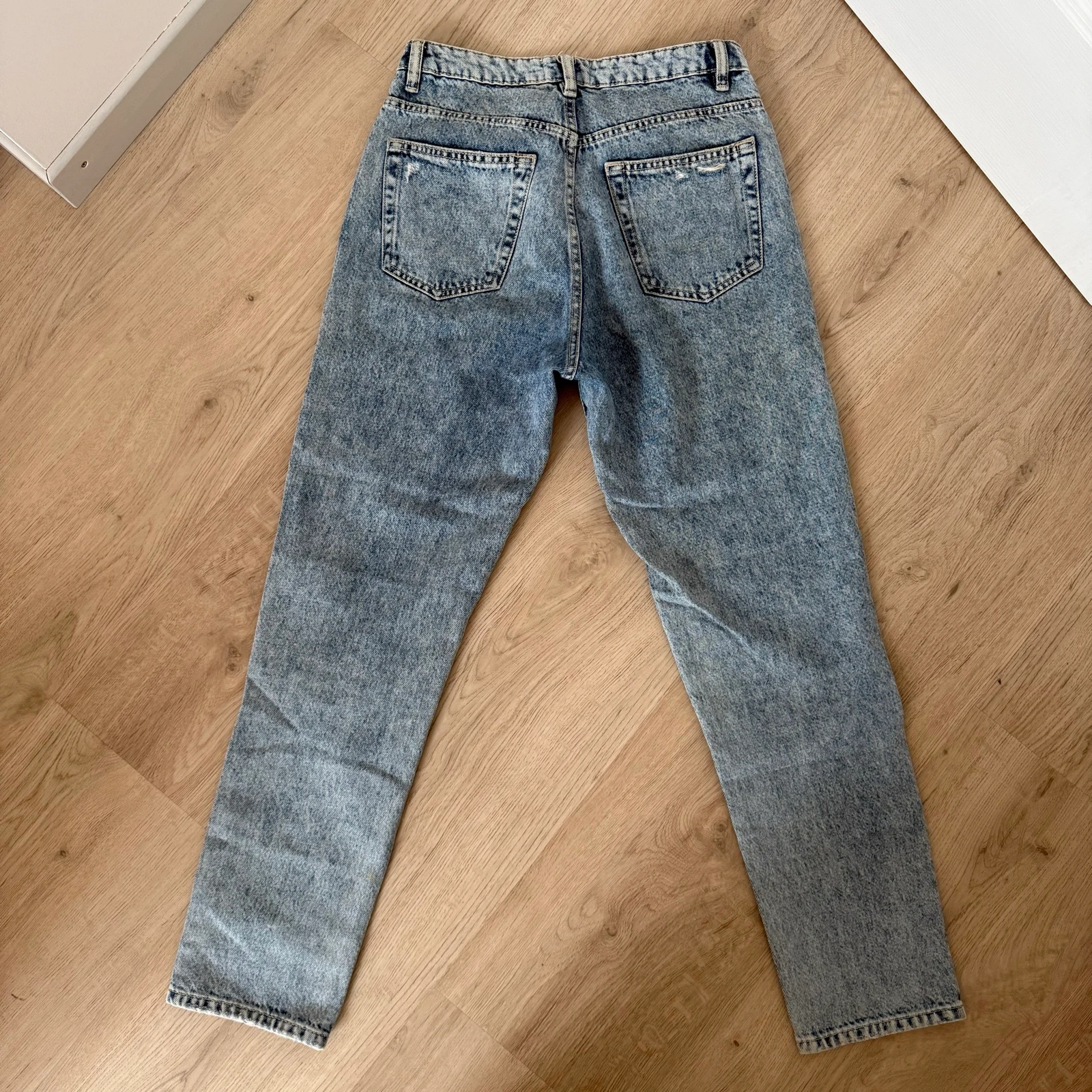 Jeans Mom de talle alto azul desgastado – photo 3
